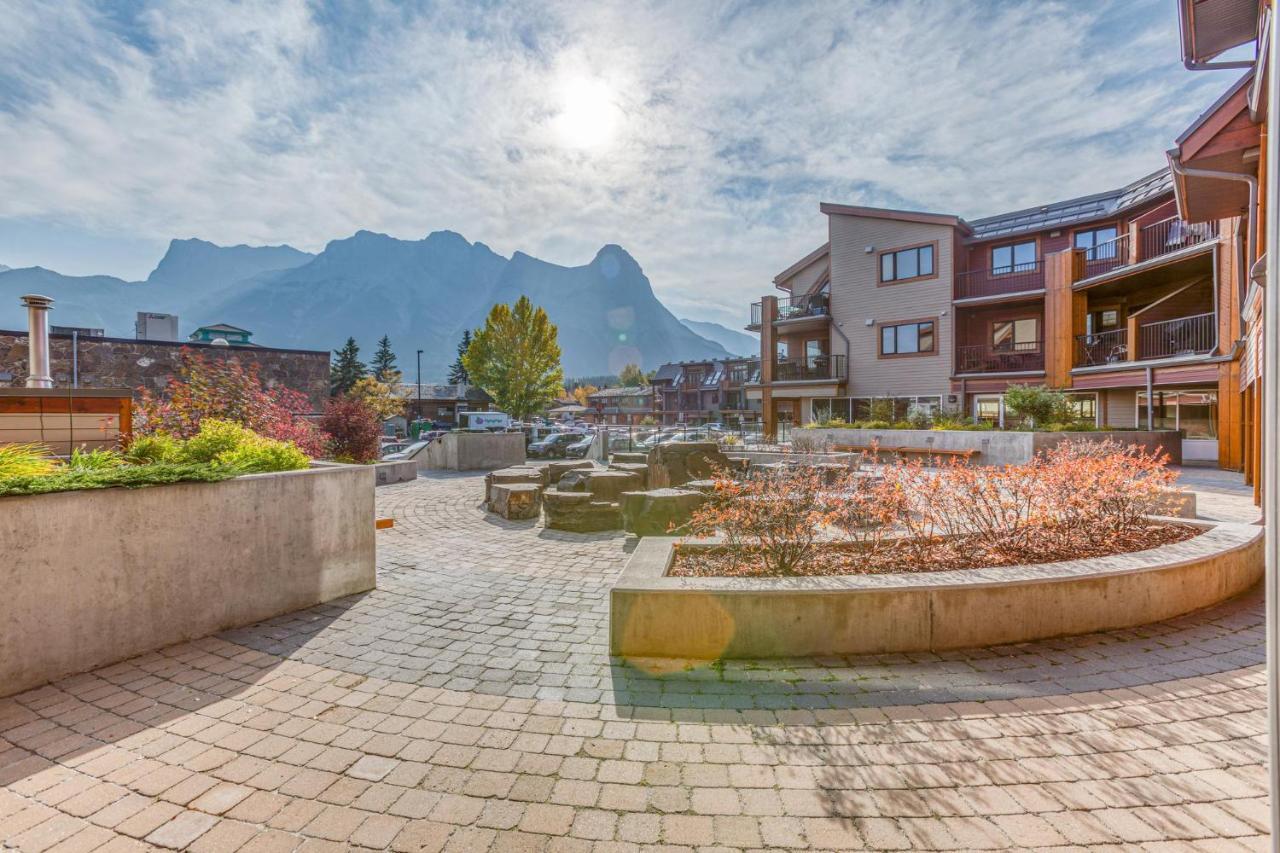 Вилла Beautiful Peak Vista - 2Br W Stunning Mt Views Канмор Экстерьер фото