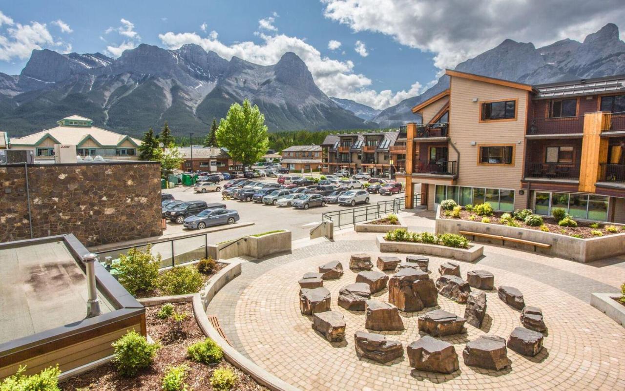 Вилла Beautiful Peak Vista - 2Br W Stunning Mt Views Канмор Экстерьер фото